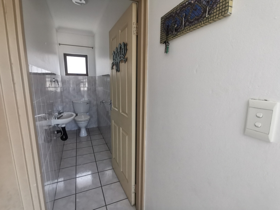To Let 3 Bedroom Property for Rent in Blue Bend Eastern Cape